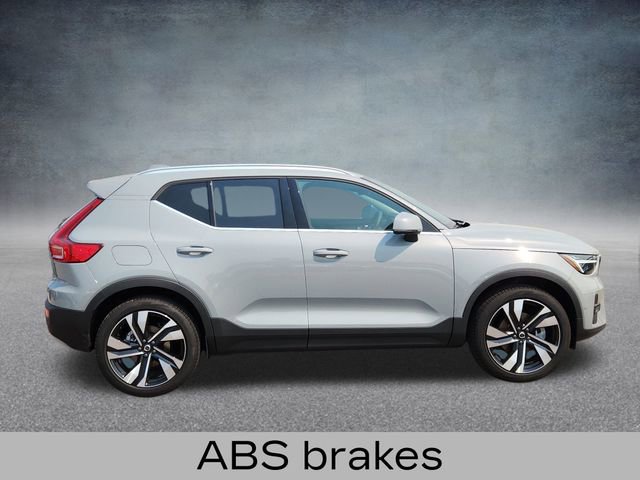 New 2025 Volvo XC40 B5 Ultra w/ Climate Package AWD/4WD image 9