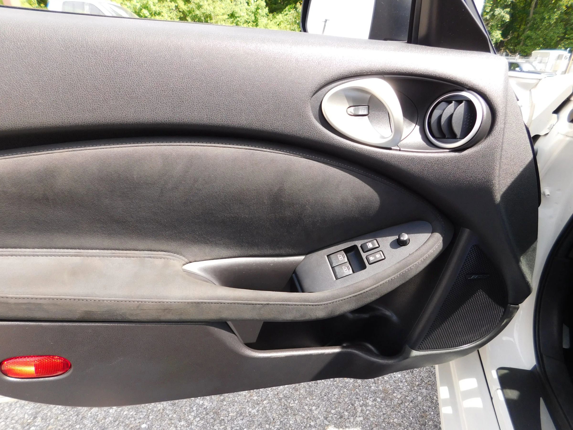 Used 2016 Nissan 370Z Touring RWD image 12