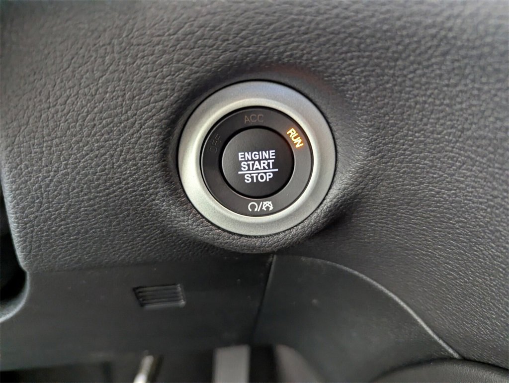 New 2026 Chrysler Pacifica Limited w/ Uconnect Theater Family Group image 26