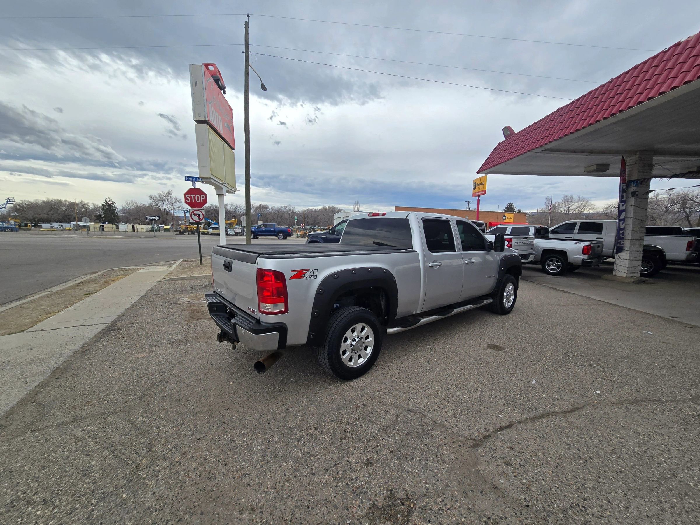 Used 2011 GMC Sierra 3500 SLT image 5