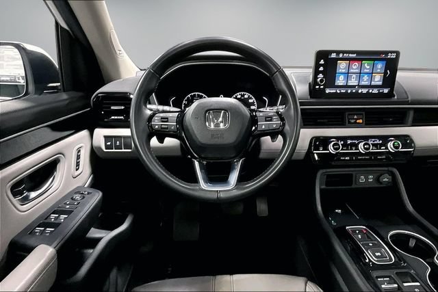 Used 2024 Honda Pilot Touring image 10
