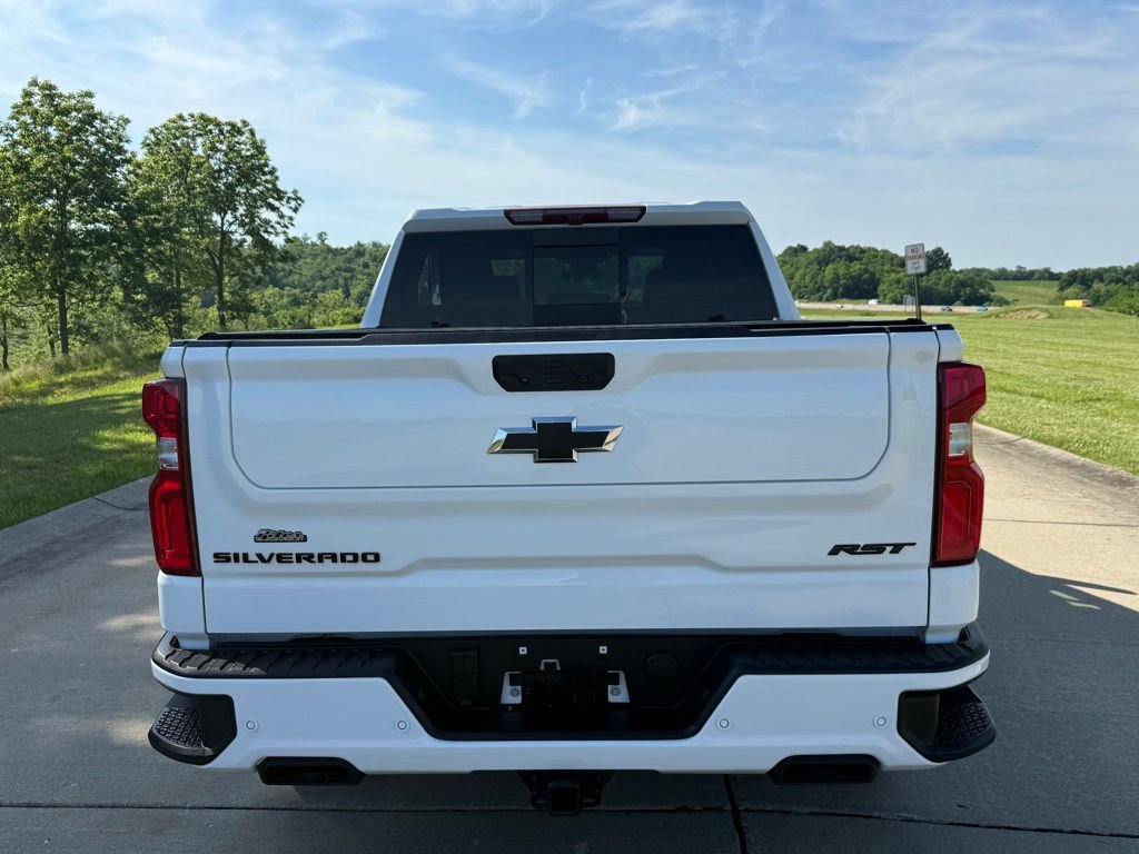 Used 2026 Chevrolet Silverado 1500 RST w/ Redline Edition AWD/4WD image 4