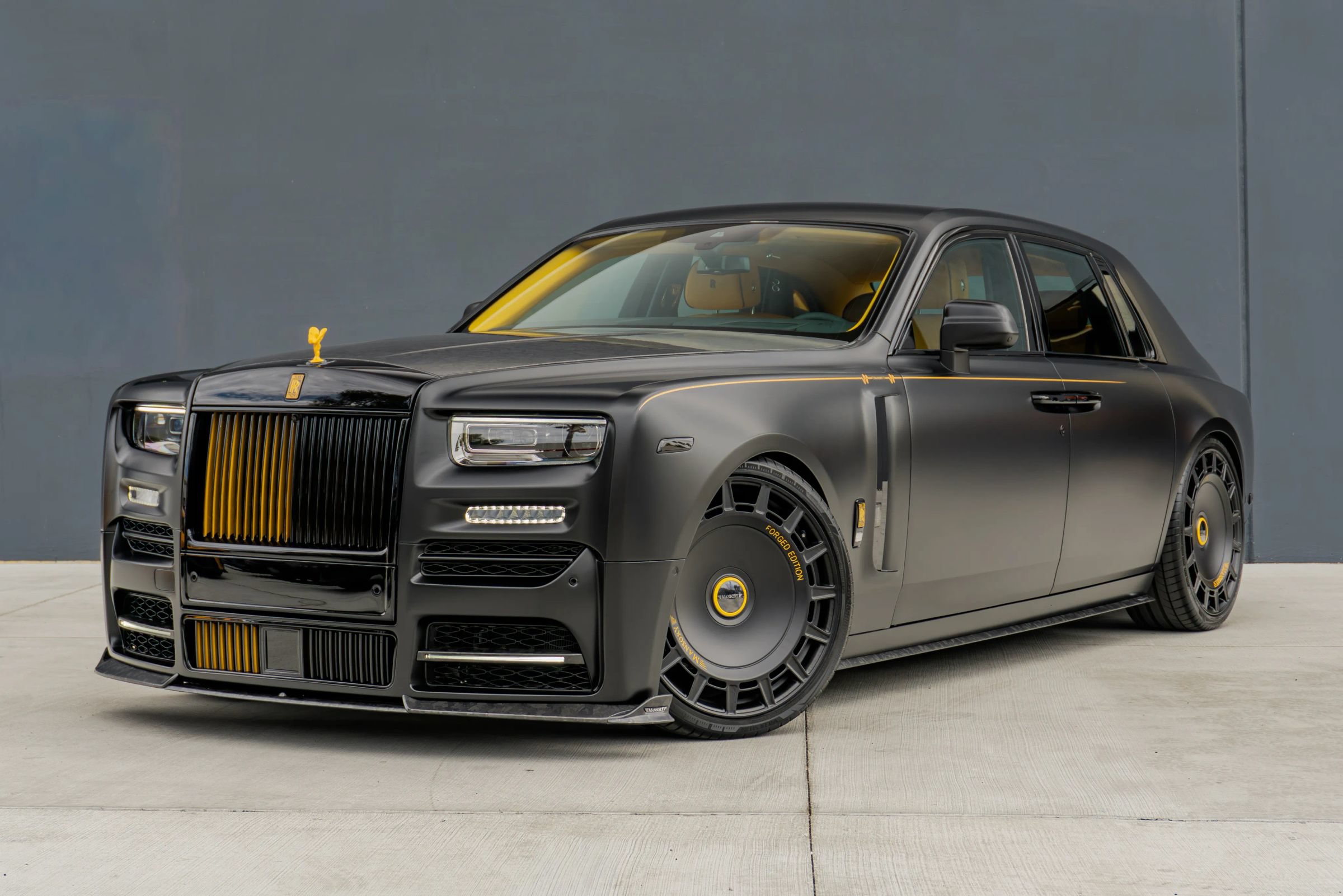 Used 2027 Rolls-Royce Phantom Sedan RWD image 4