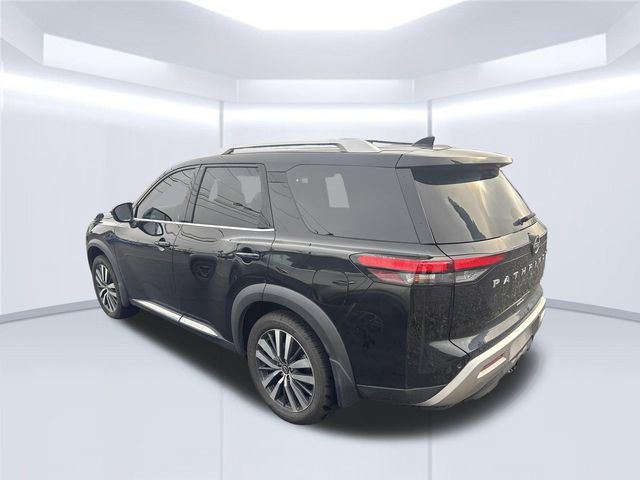 Used 2022 Nissan Pathfinder Platinum w/ Cargo Package AWD/4WD image 3