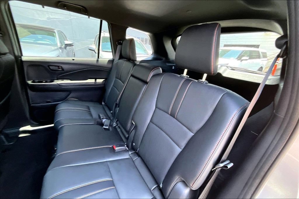 Used 2025 Honda Passport TrailSport image 15