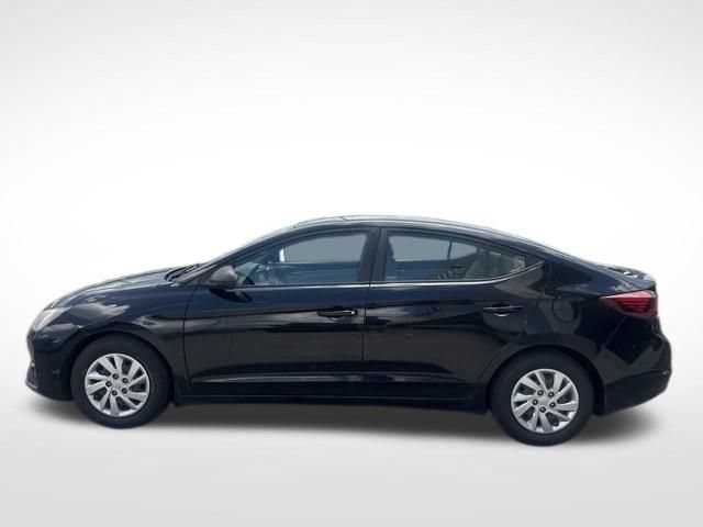Used 2019 Hyundai Elantra SE w/ Winter Weather Package FWD image 11
