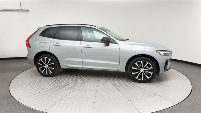 Certified 2025 Volvo XC60 B5 Plus image 9