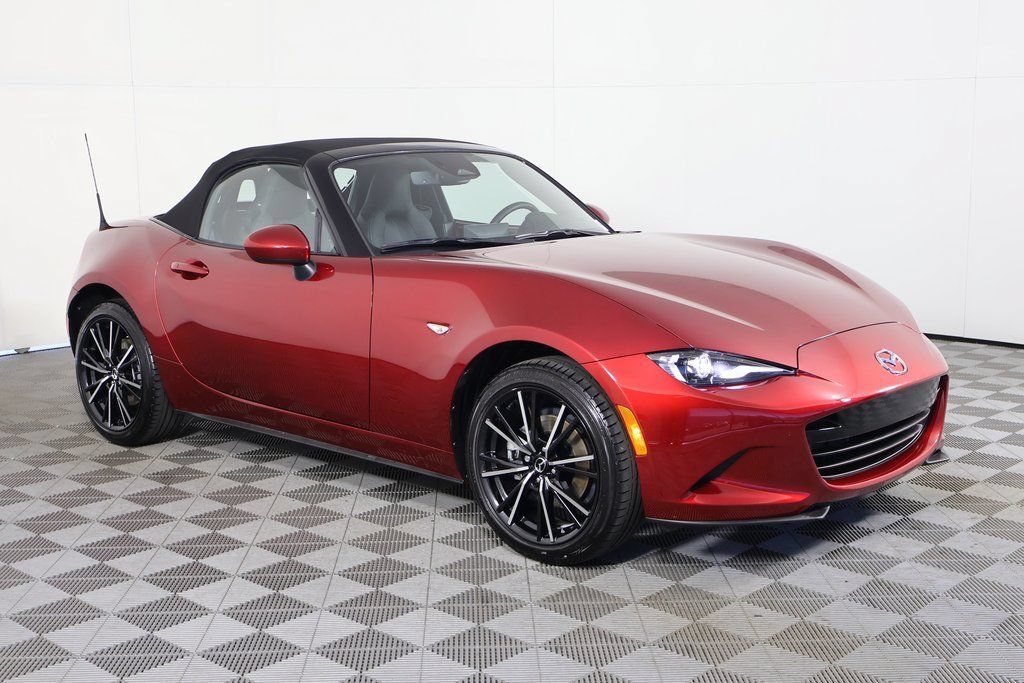 Certified 2025 MAZDA MX-5 Miata Grand Touring w/ Weather Package RWD image 4