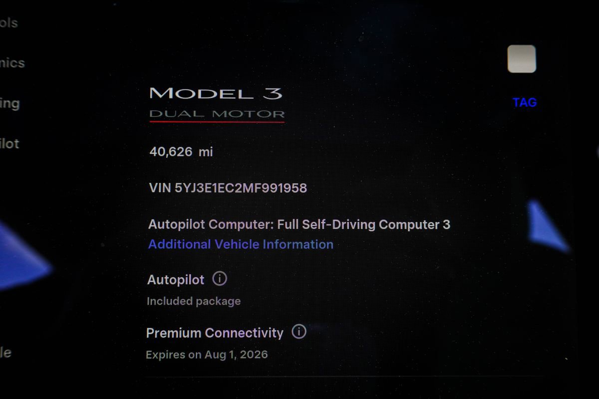 Used 2021 Tesla Model 3 Performance image 25