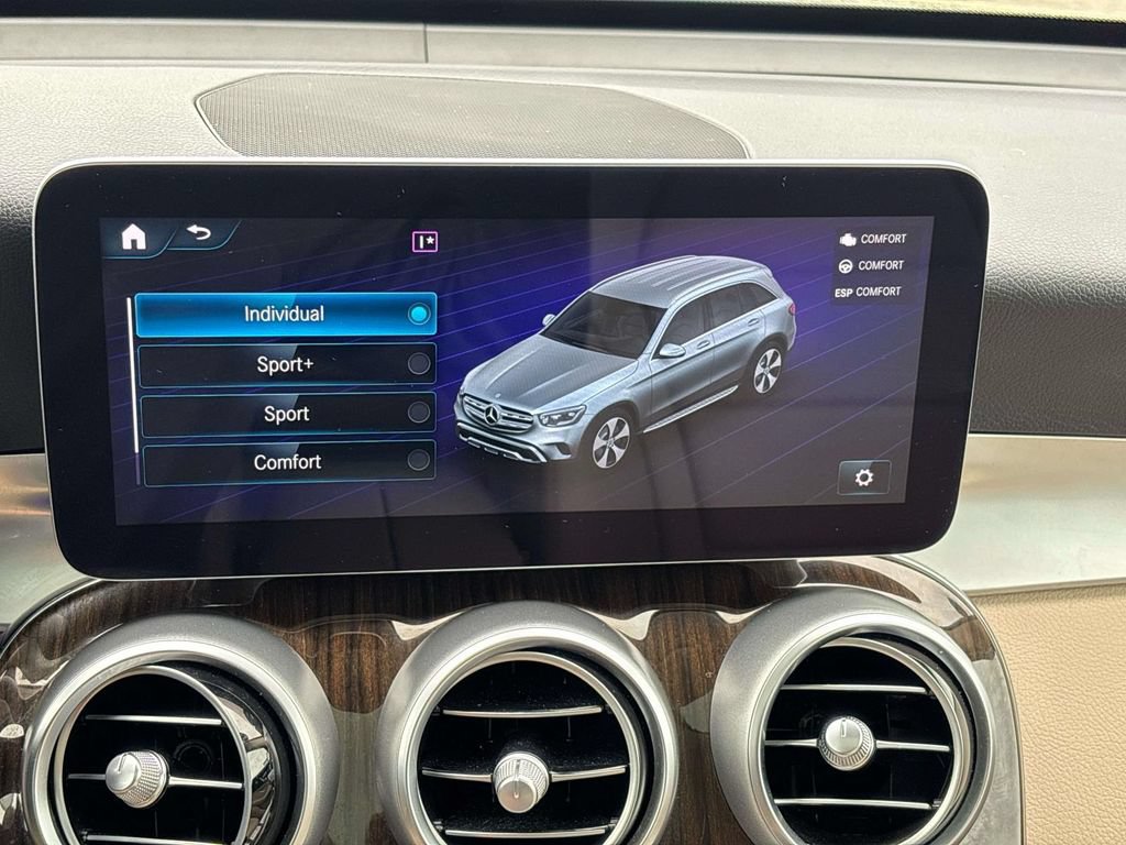 Used 2021 Mercedes-Benz GLC 300 4MATIC image 23