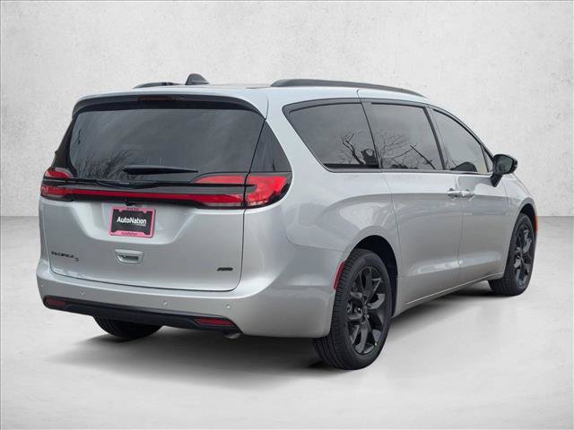 New 2026 Chrysler Pacifica Select w/ S Appearance Package AWD/4WD image 2