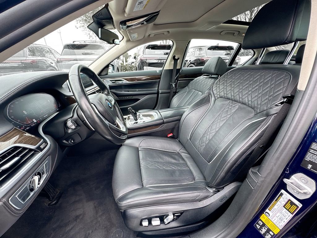 Used 2022 BMW 740i xDrive w/ Luxury Rear Seating Package image 23