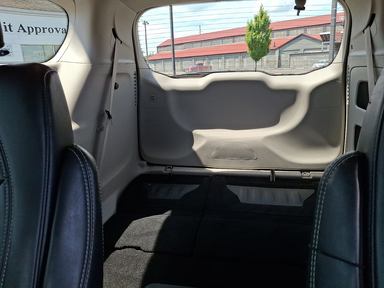Used 2024 Chrysler Pacifica Touring-L FWD image 22