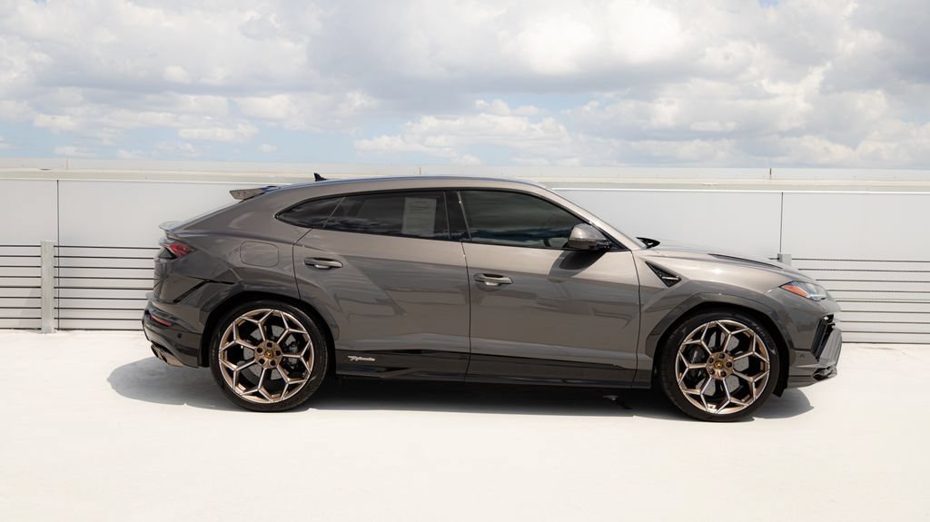 Used 2023 Lamborghini Urus Performante AWD/4WD image 48