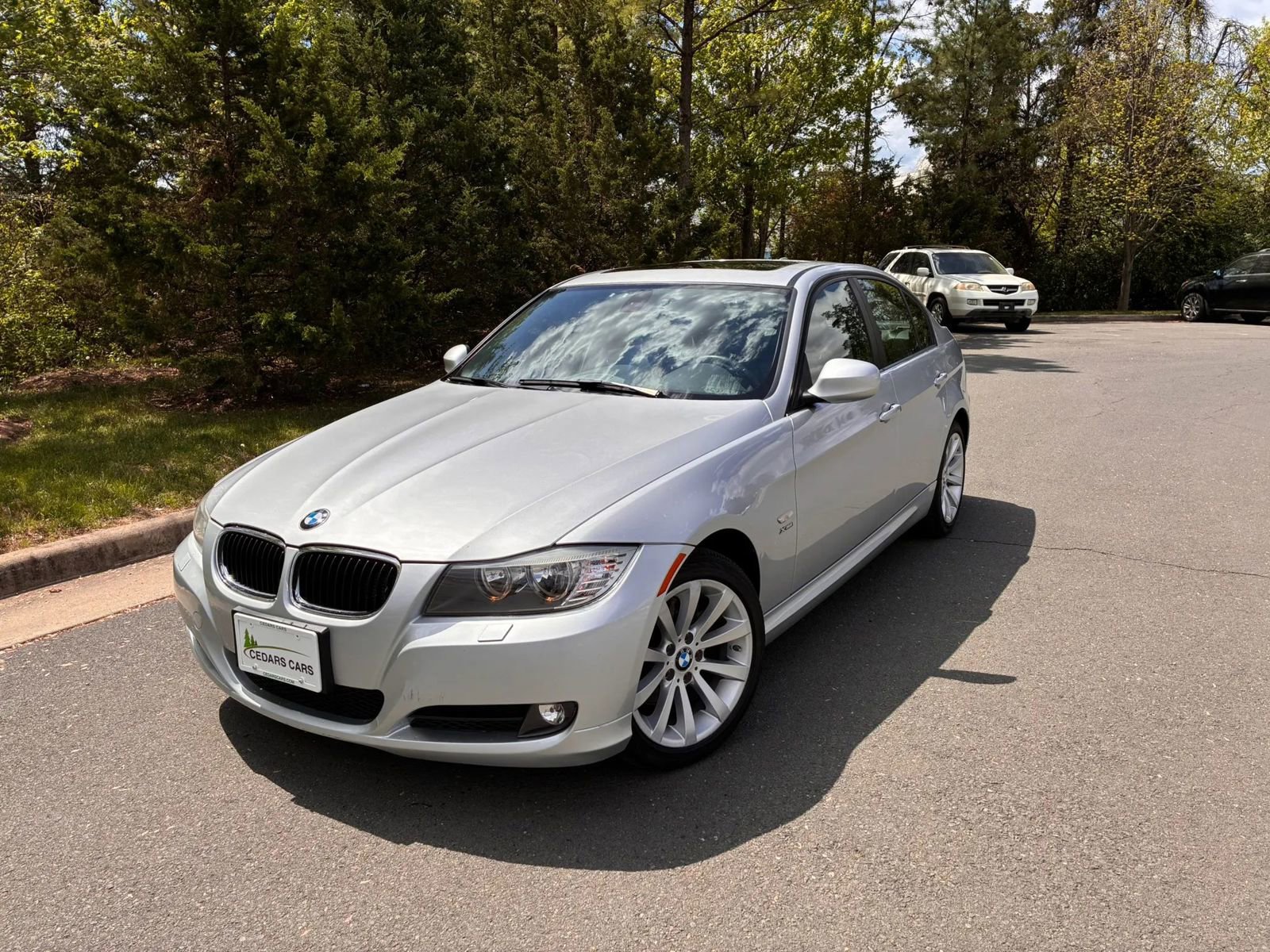 Used 2011 BMW 328i xDrive Sedan AWD/4WD image 2
