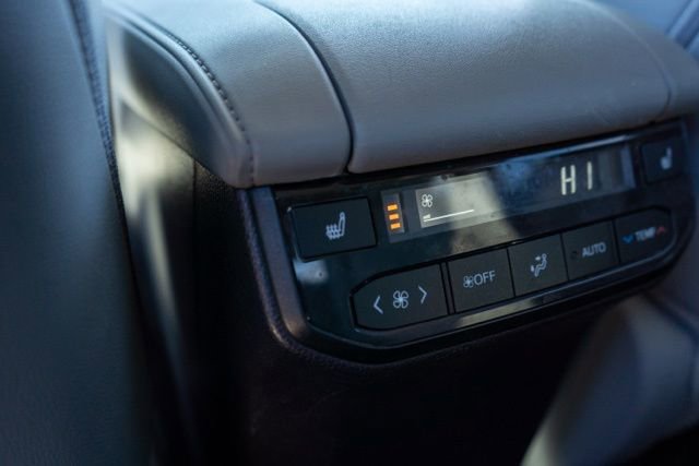 Used 2021 Toyota Highlander Platinum image 19