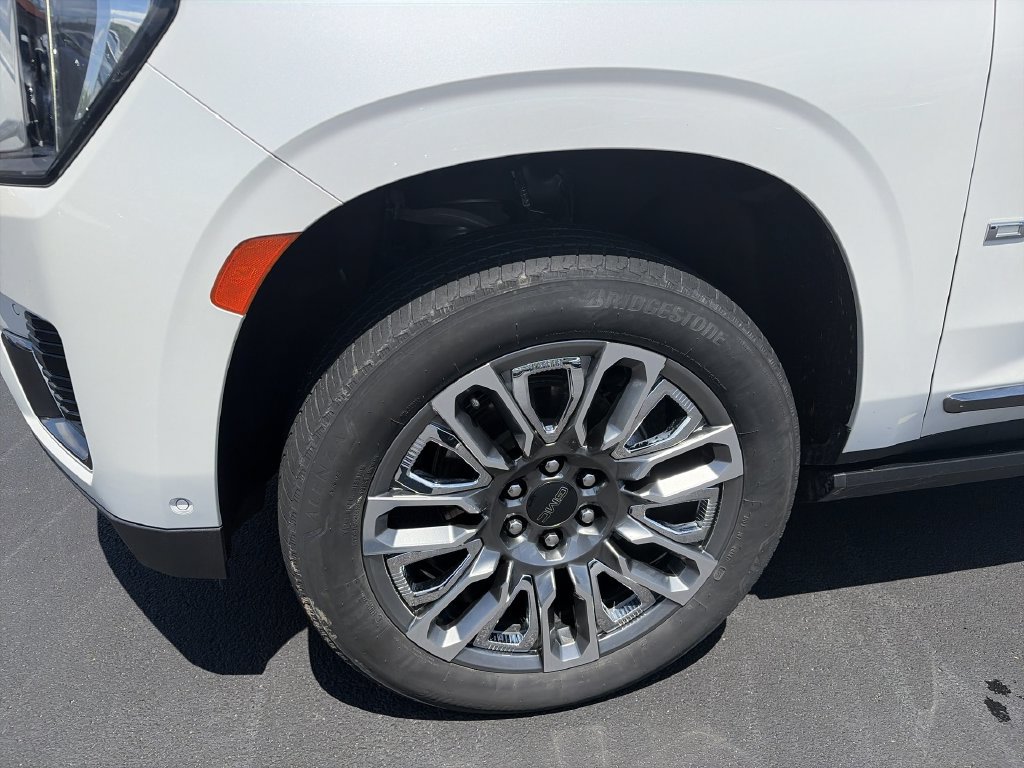 Used 2023 GMC Yukon XL Denali Ultimate AWD/4WD image 18
