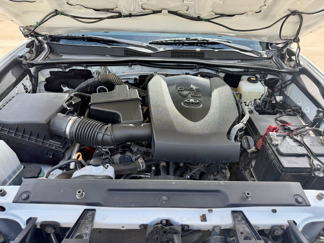 Used 2021 Toyota Tacoma TRD Off-Road w/ Technology Package AWD/4WD image 18
