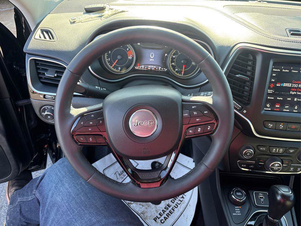 Used 2023 Jeep Cherokee Altitude Lux AWD/4WD image 14