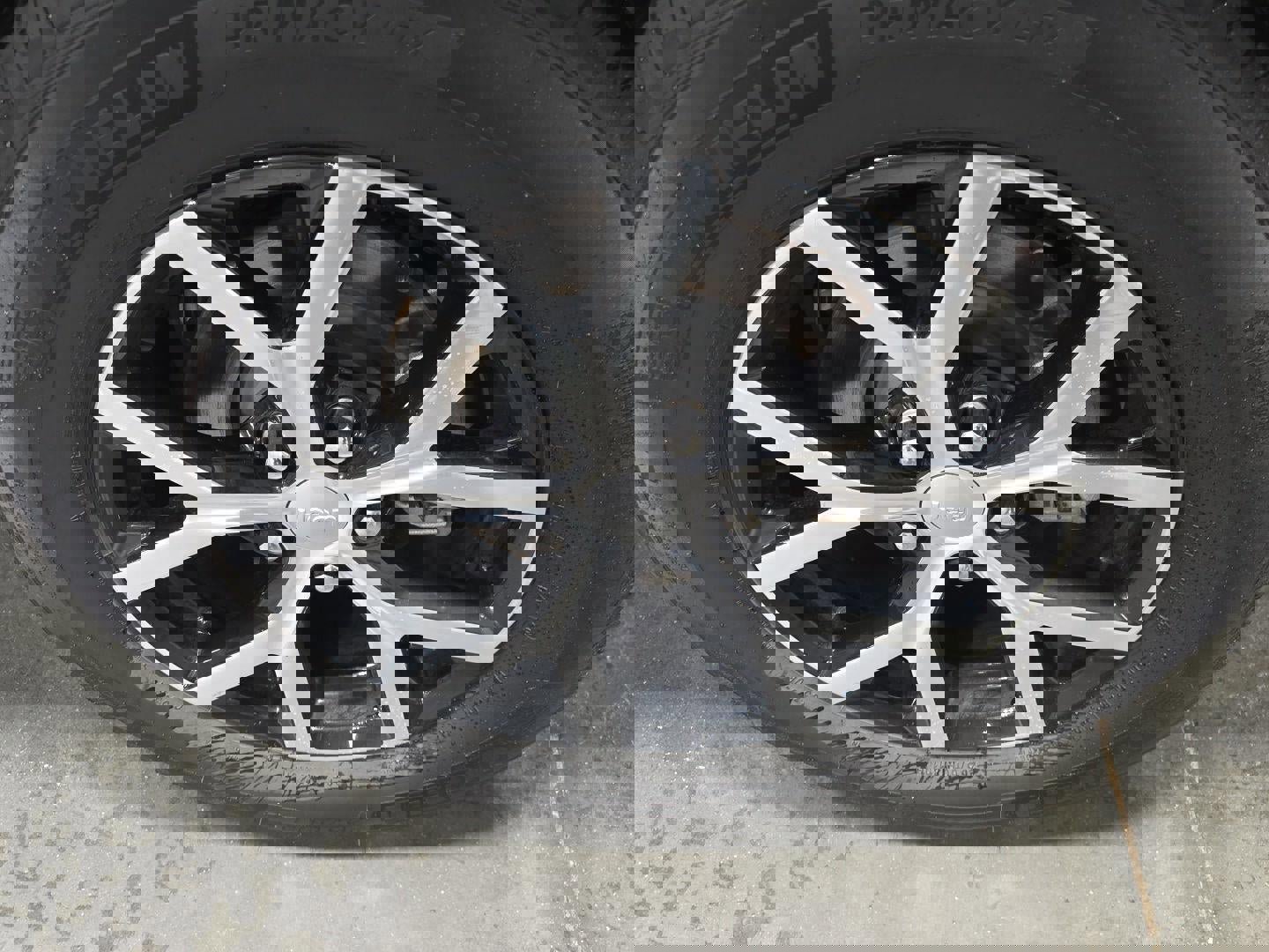 Used 2024 Jeep Grand Cherokee Limited image 28