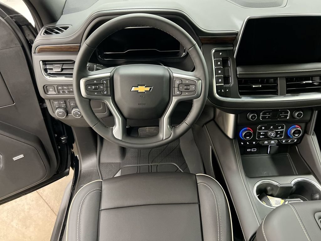 Used 2023 Chevrolet Tahoe Premier AWD/4WD image 21