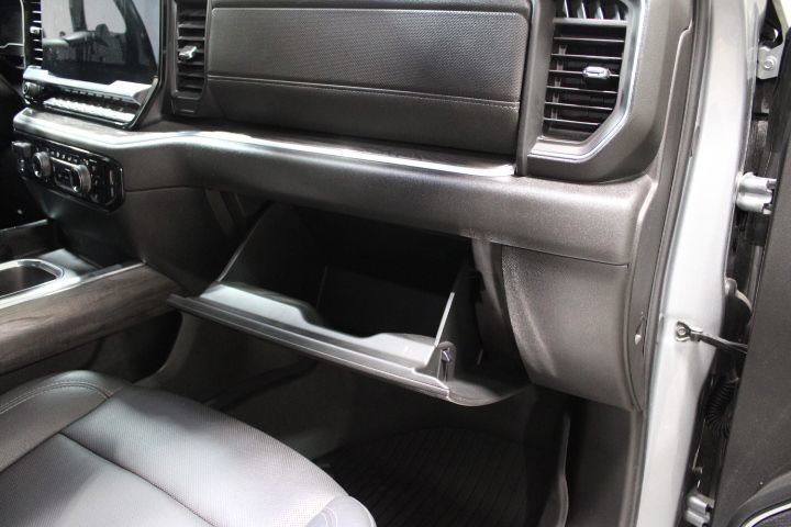 Used 2024 Chevrolet Silverado 1500 LTZ w/ LTZ Premium Package image 28