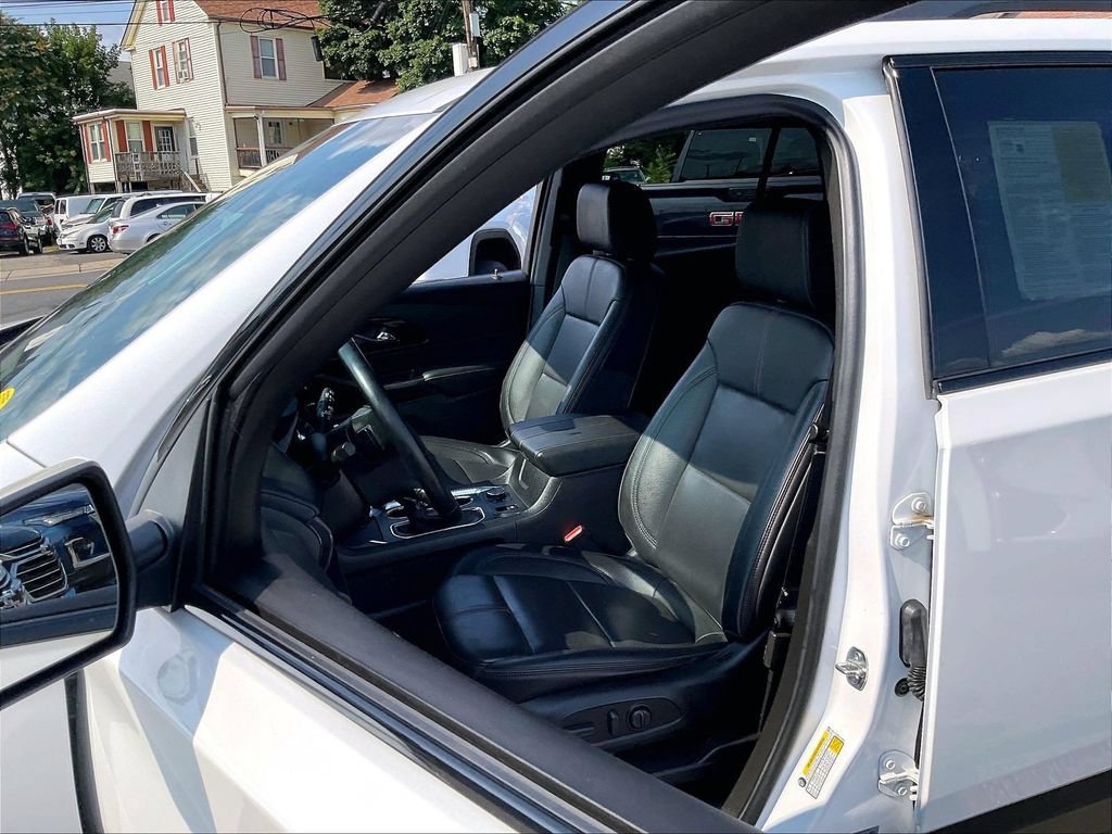 Used 2023 Chevrolet Traverse RS w/ LPO, Floor Liner Package AWD/4WD image 10