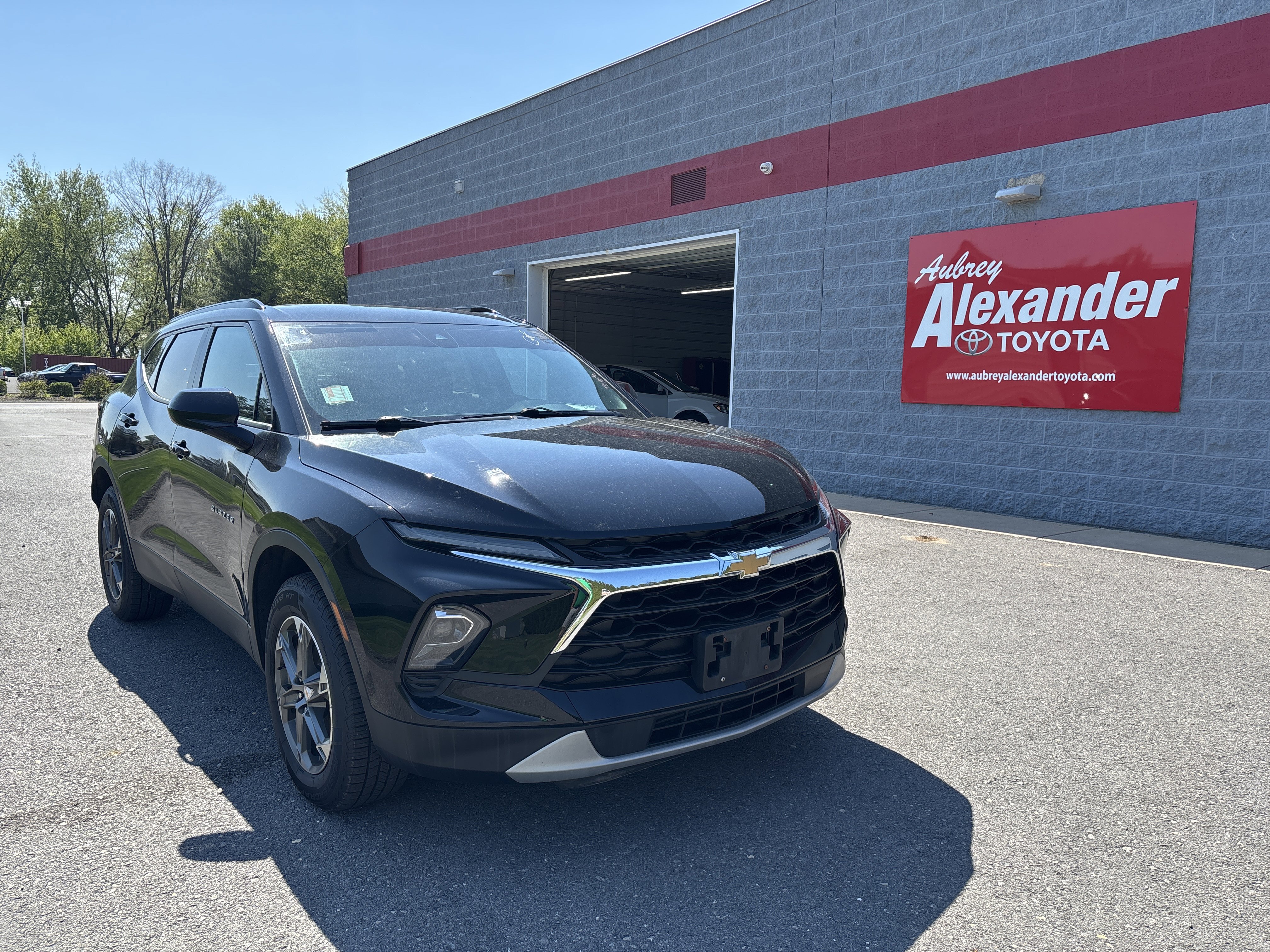 Used 2023 Chevrolet Blazer LT w/ Convenience Package AWD/4WD image 1