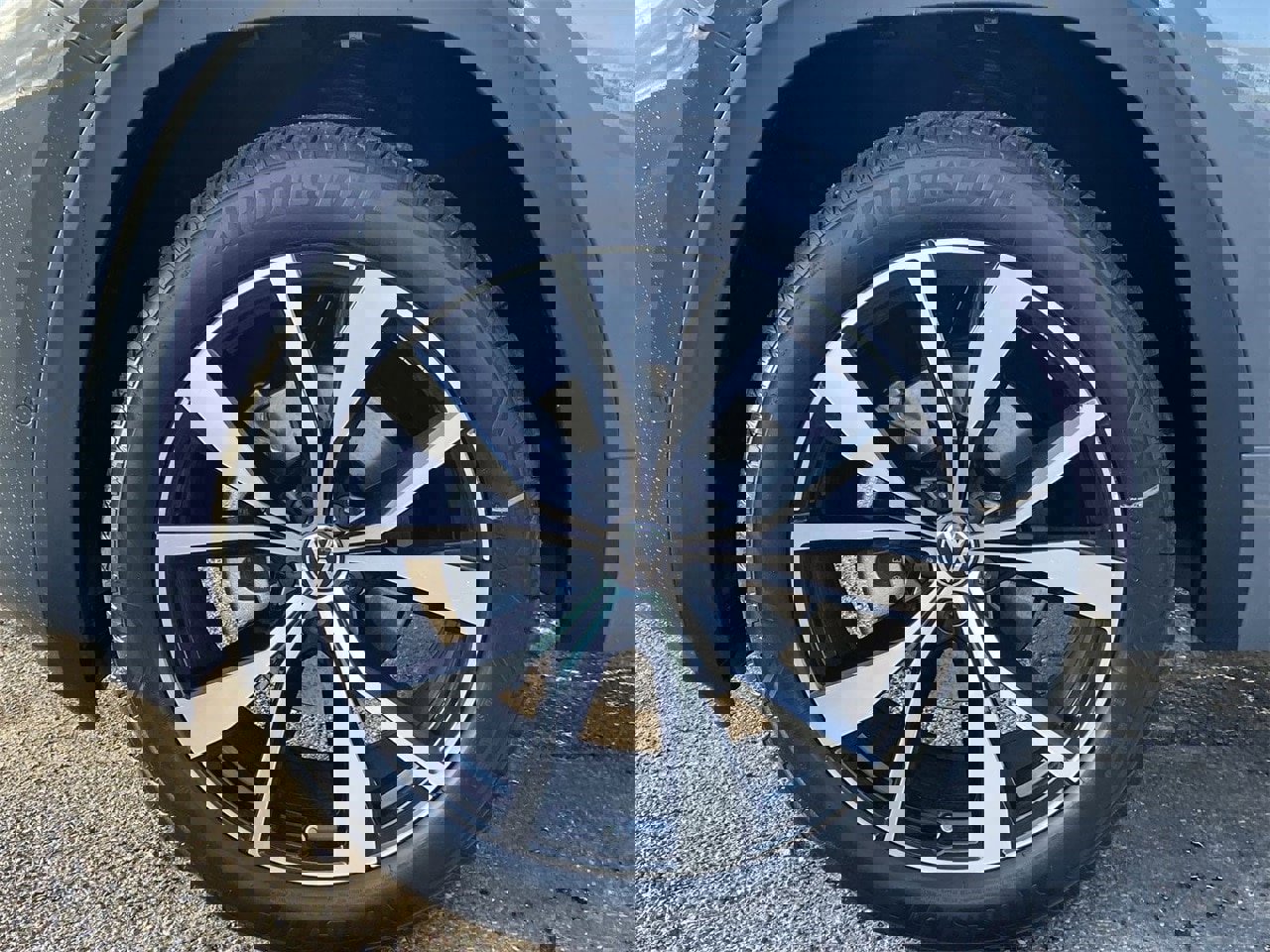 New 2026 Volkswagen Atlas Cross Sport SEL Premium R-Line image 6