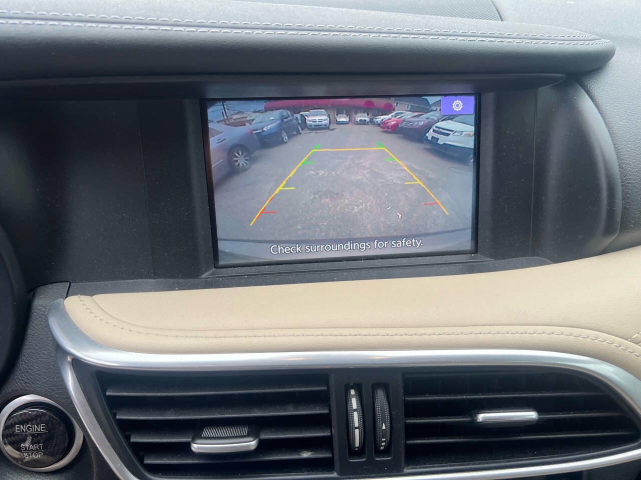 Used 2018 INFINITI QX30 Premium image 15