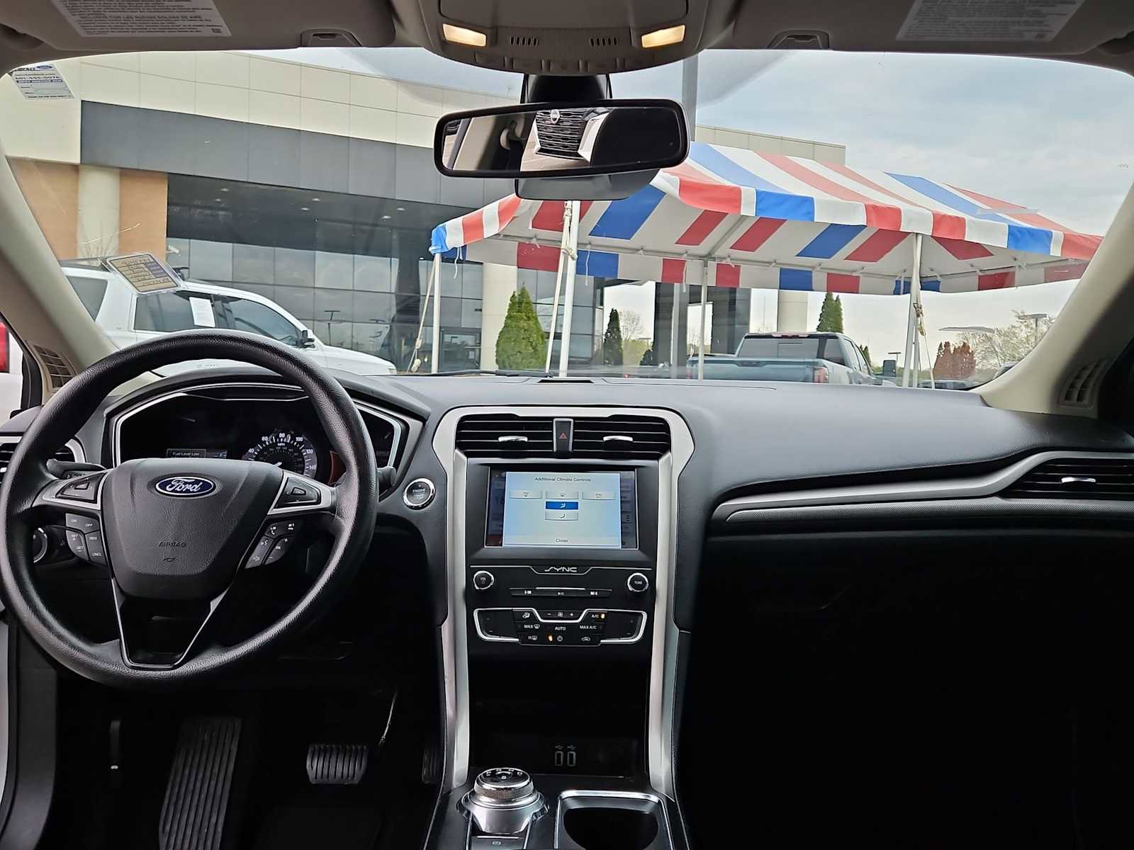 Used 2019 Ford Fusion SE image 15