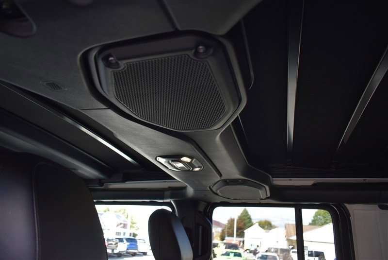 Used 2021 Jeep Wrangler Unlimited Sahara image 24
