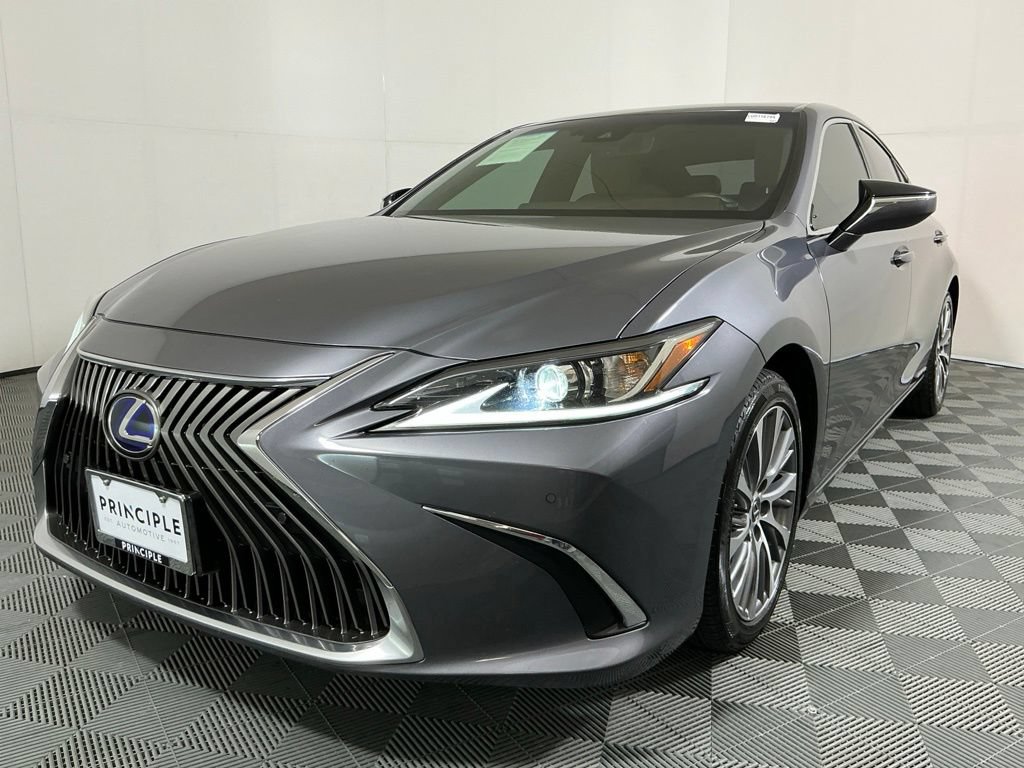 Used 2020 Lexus ES 300h w/ Premium Package FWD image 2