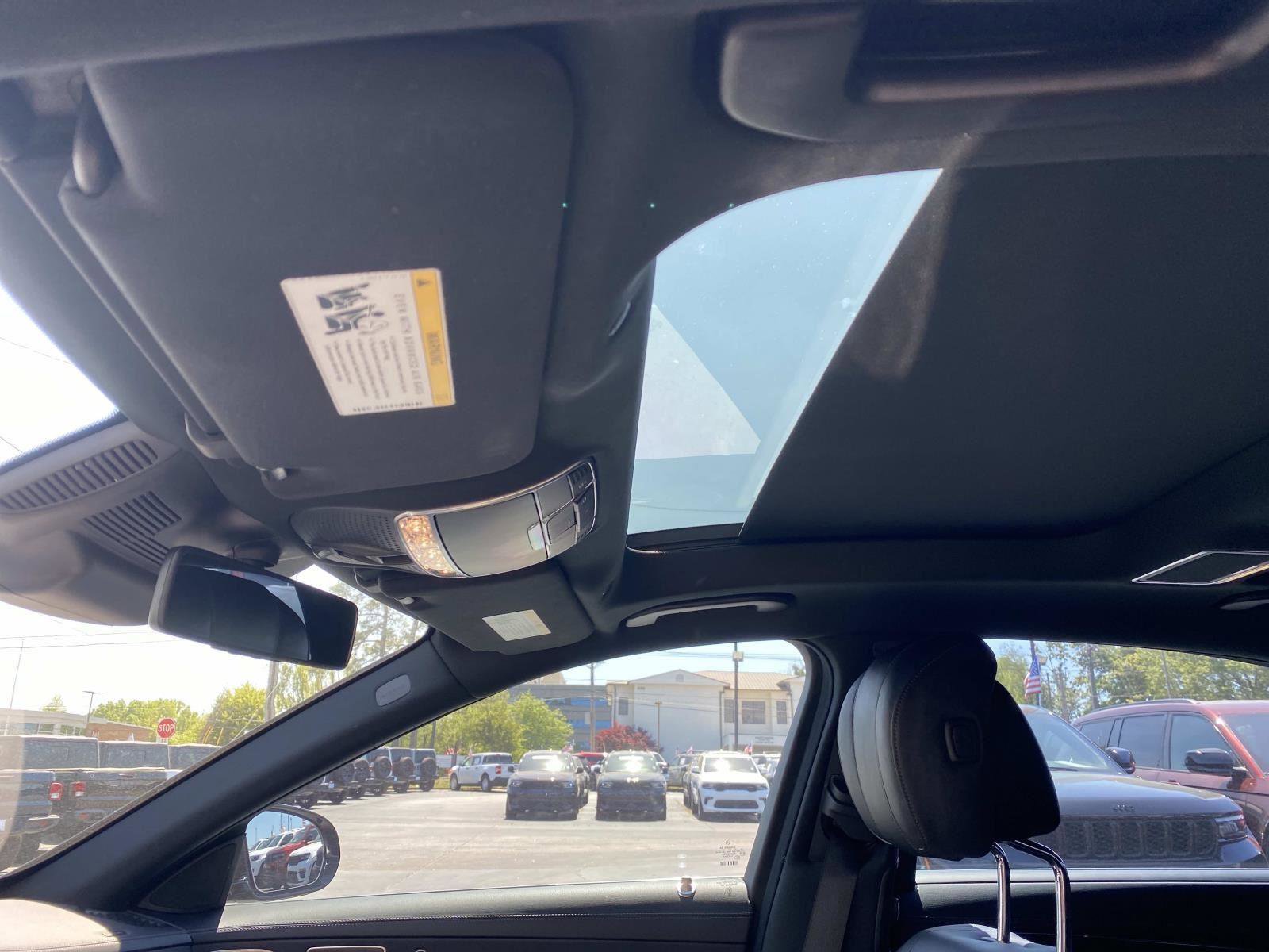 Used 2019 Mercedes-Benz S 560 Sedan image 26