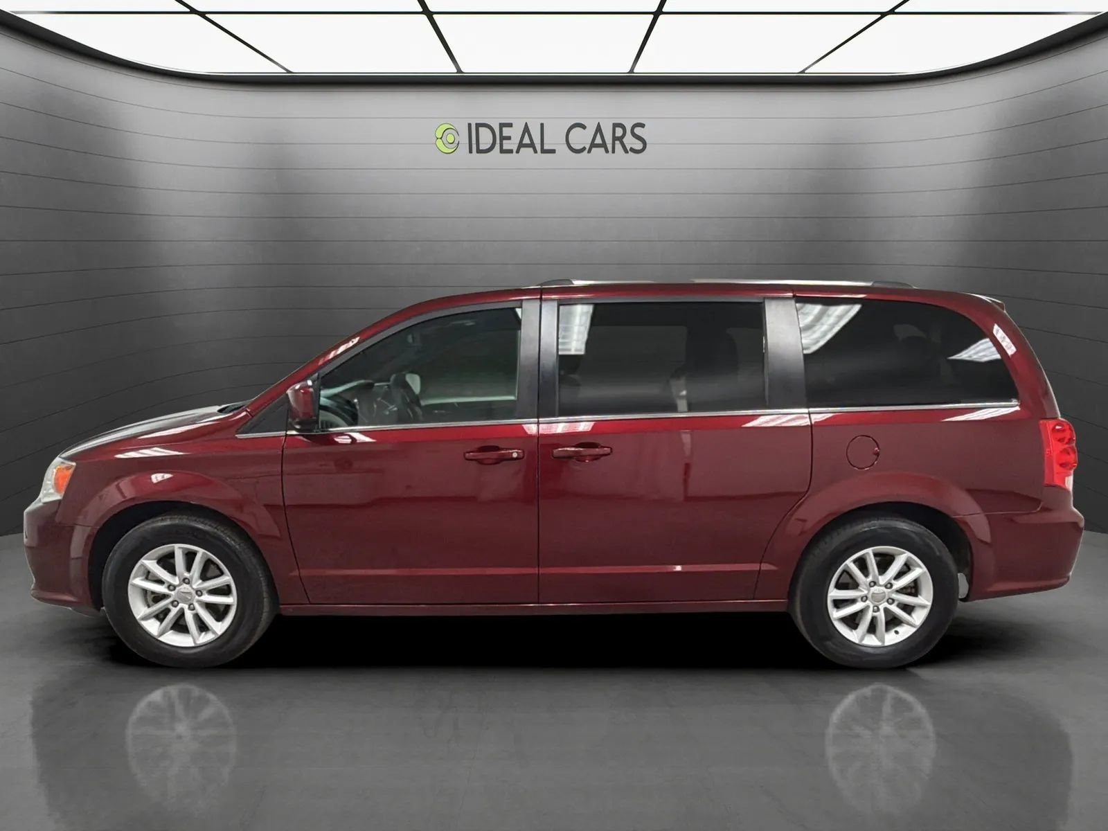 Used 2018 Dodge Grand Caravan SXT FWD image 8