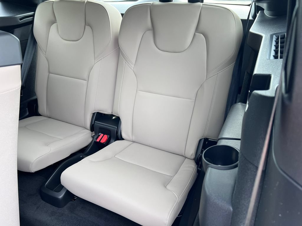 New 2026 Volvo XC90 B5 Core AWD/4WD image 8