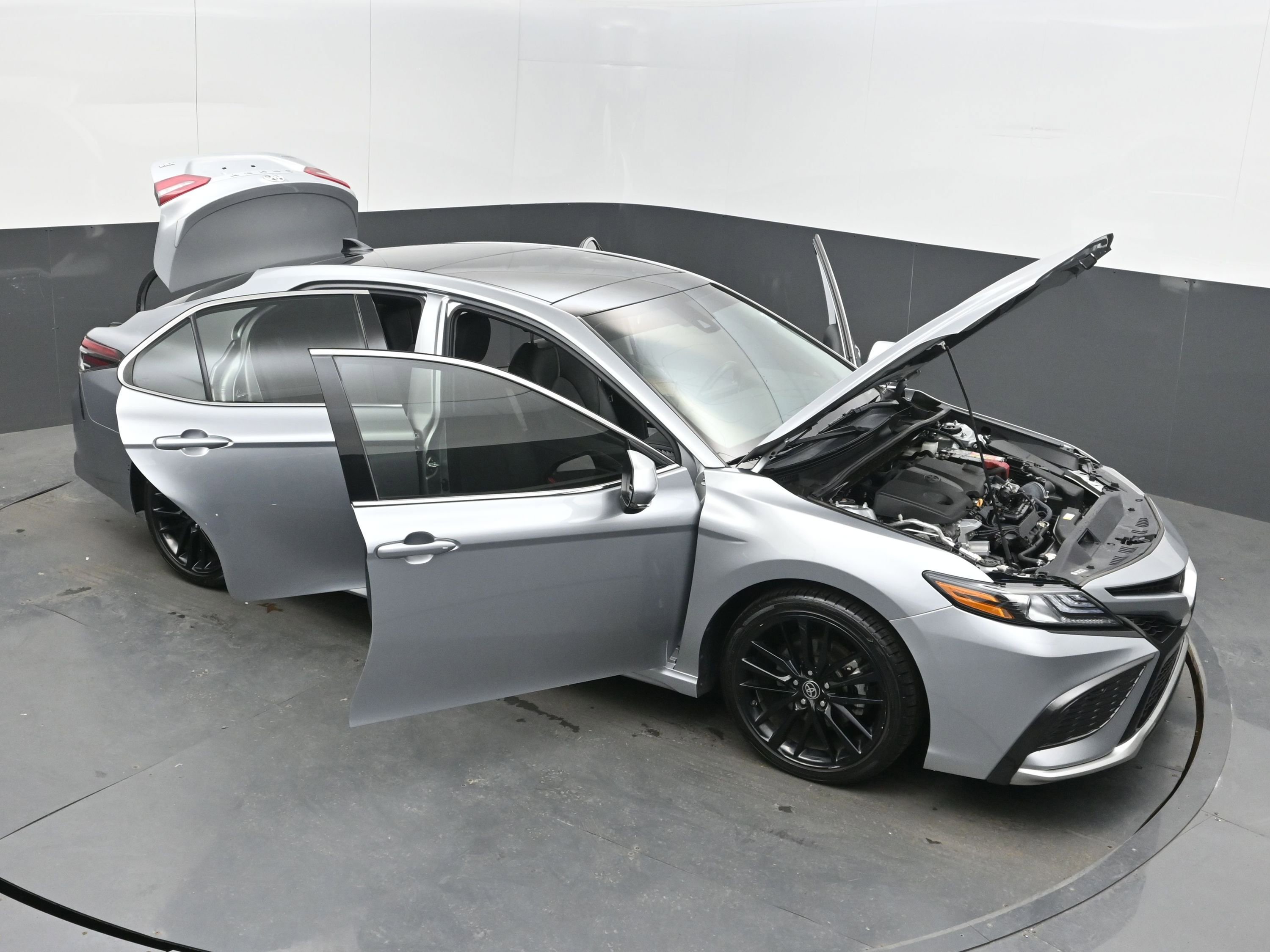 Used 2021 Toyota Camry XSE image 39