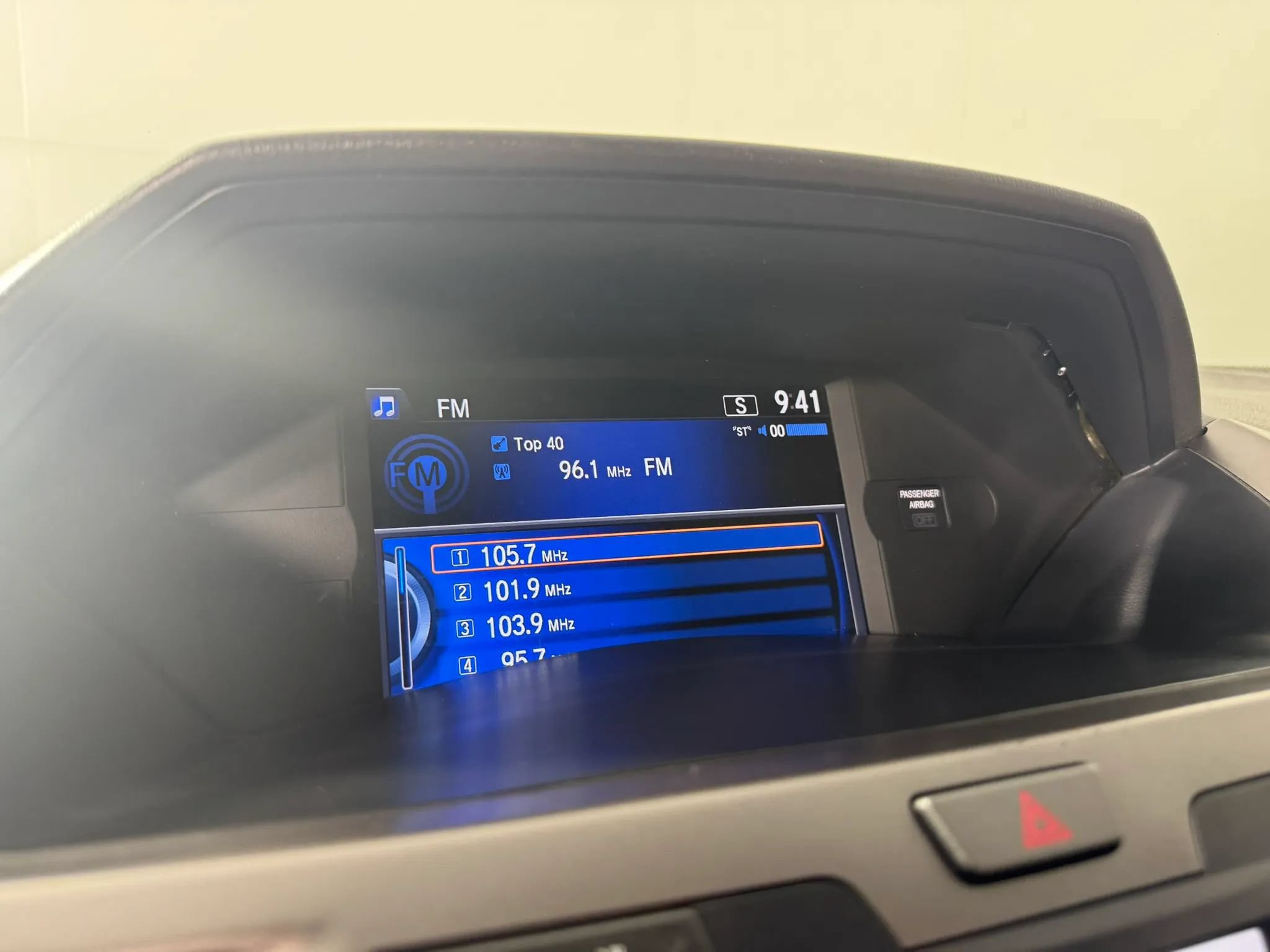 Used 2015 Honda Odyssey EX-L image 19