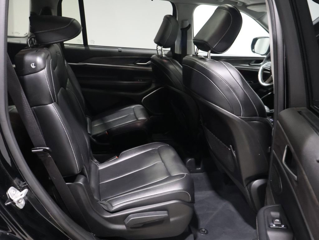 Used 2023 Jeep Grand Cherokee L Limited w/ Luxury Tech Group II image 24