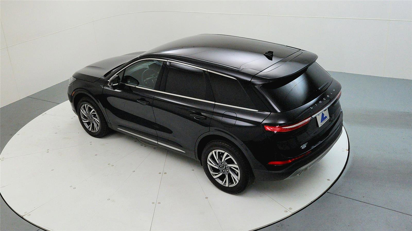 Used 2023 Lincoln Corsair AWD w/ Equipment Group 101A image 15