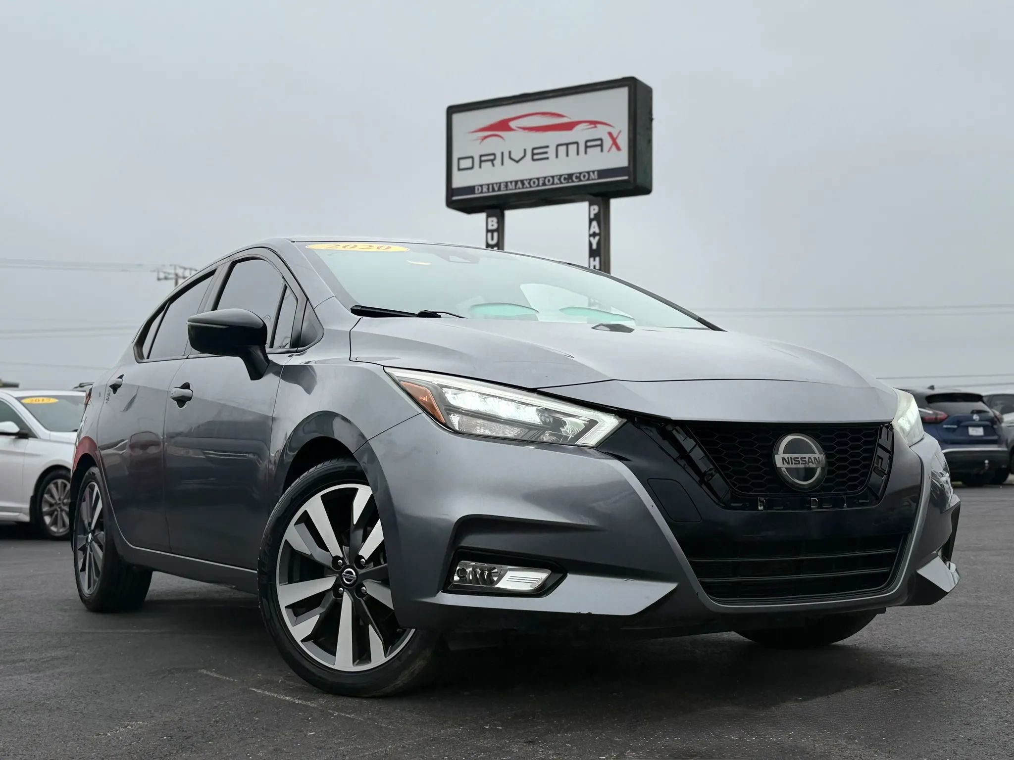 Used 2020 Nissan Versa SR FWD image 39