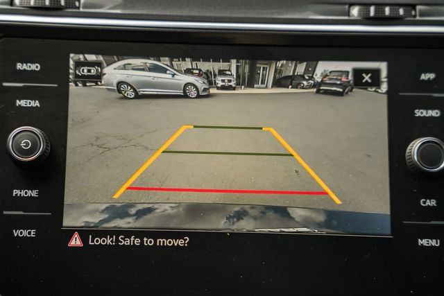 Used 2022 Volkswagen Tiguan SE FWD image 41