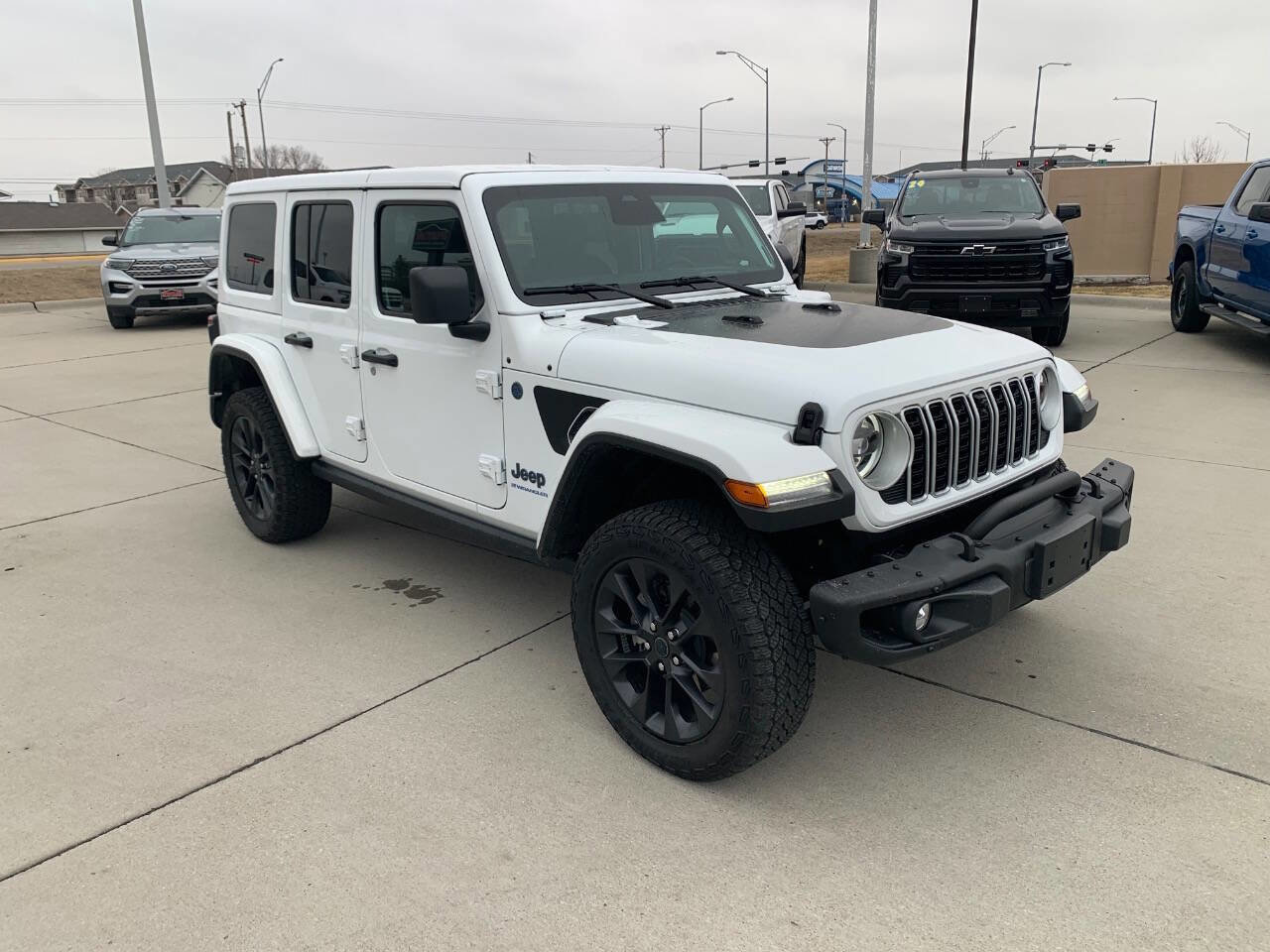 Used 2025 Jeep Wrangler Unlimited Sahara image 6