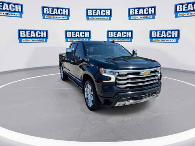 Used 2024 Chevrolet Silverado 1500 High Country w/ High Country Premium Package AWD/4WD image 3