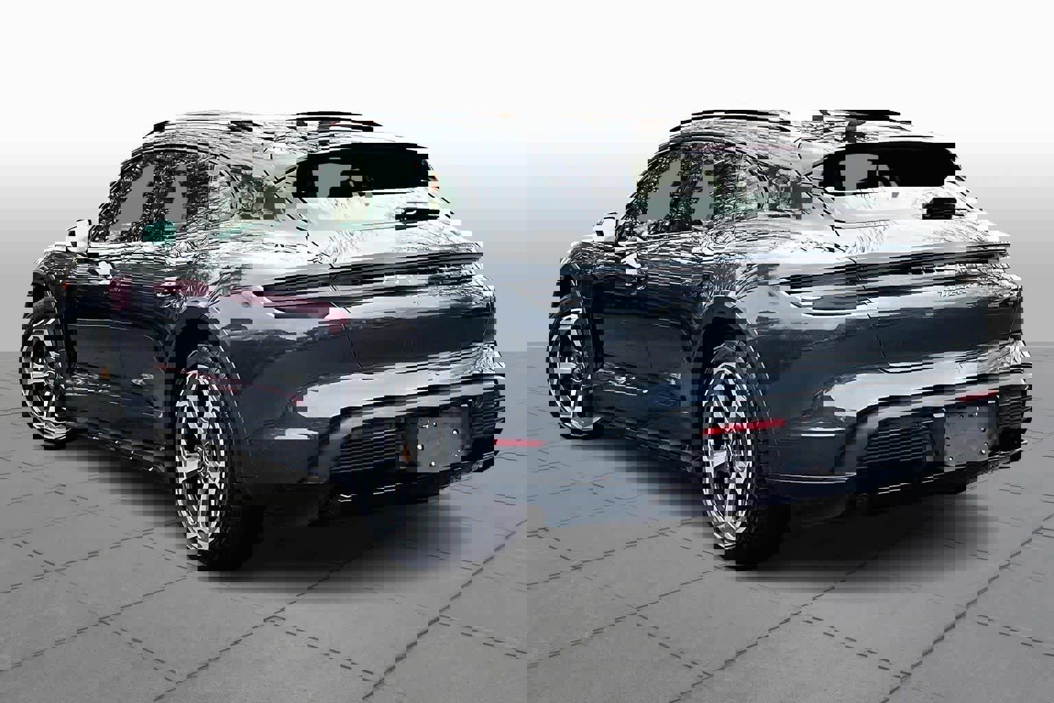 Used 2022 Porsche Taycan 4 Cross Turismo image 11