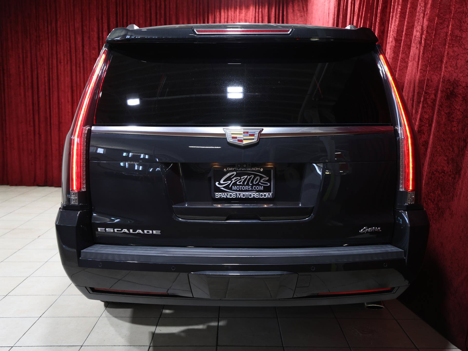 Used 2019 Cadillac Escalade ESV Platinum RWD image 10
