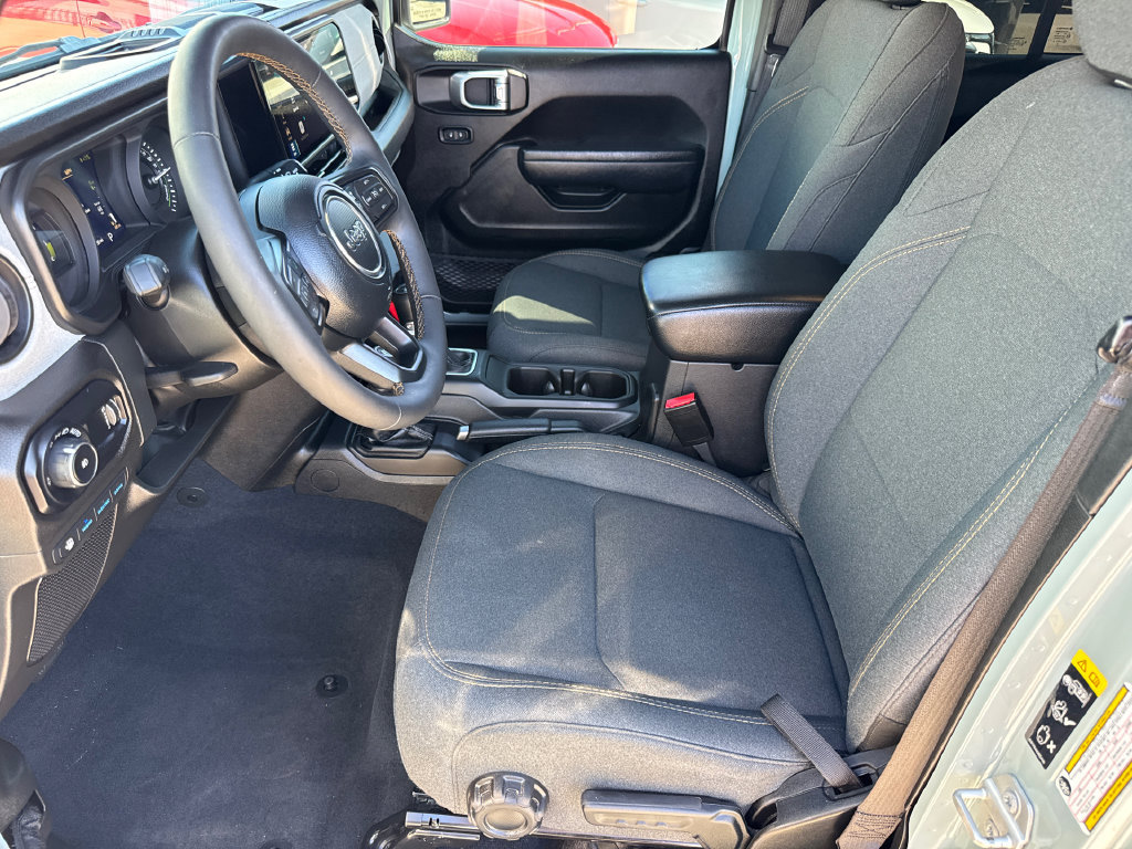 Certified 2024 Jeep Wrangler Unlimited w/ Convenience Group AWD/4WD image 25