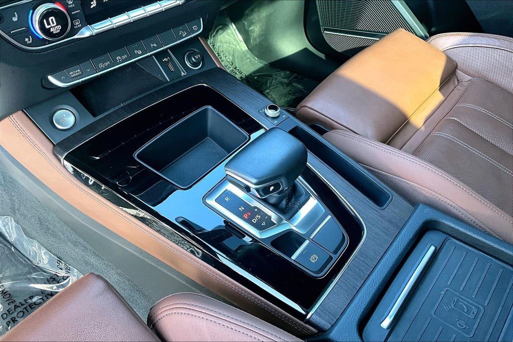 Used 2021 Audi Q5 Prestige w/ Prestige Package image 18