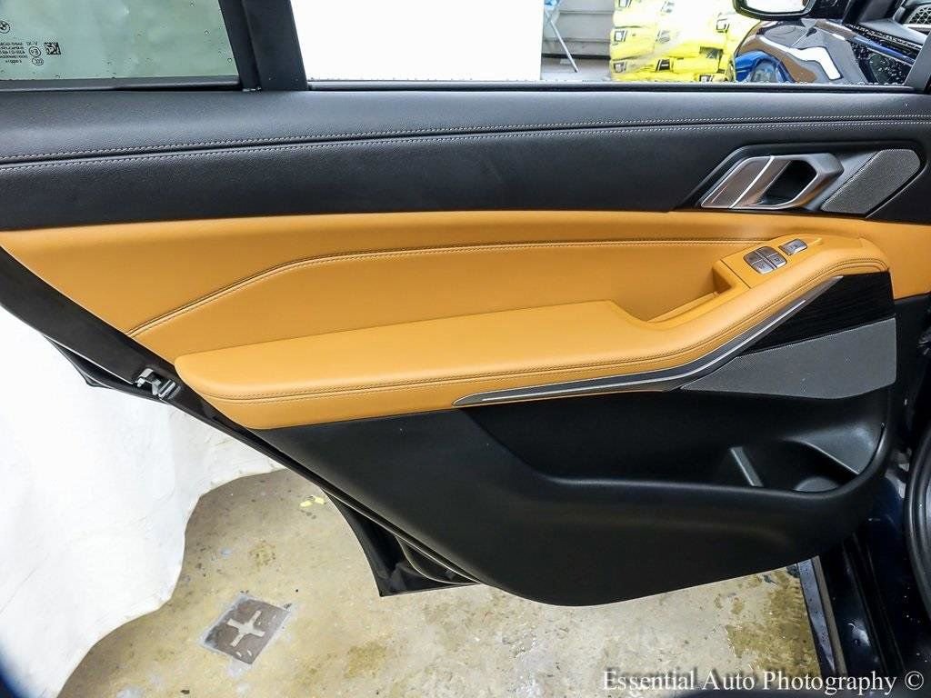 Used 2023 BMW X7 xDrive40i w/ M Sport Package image 27