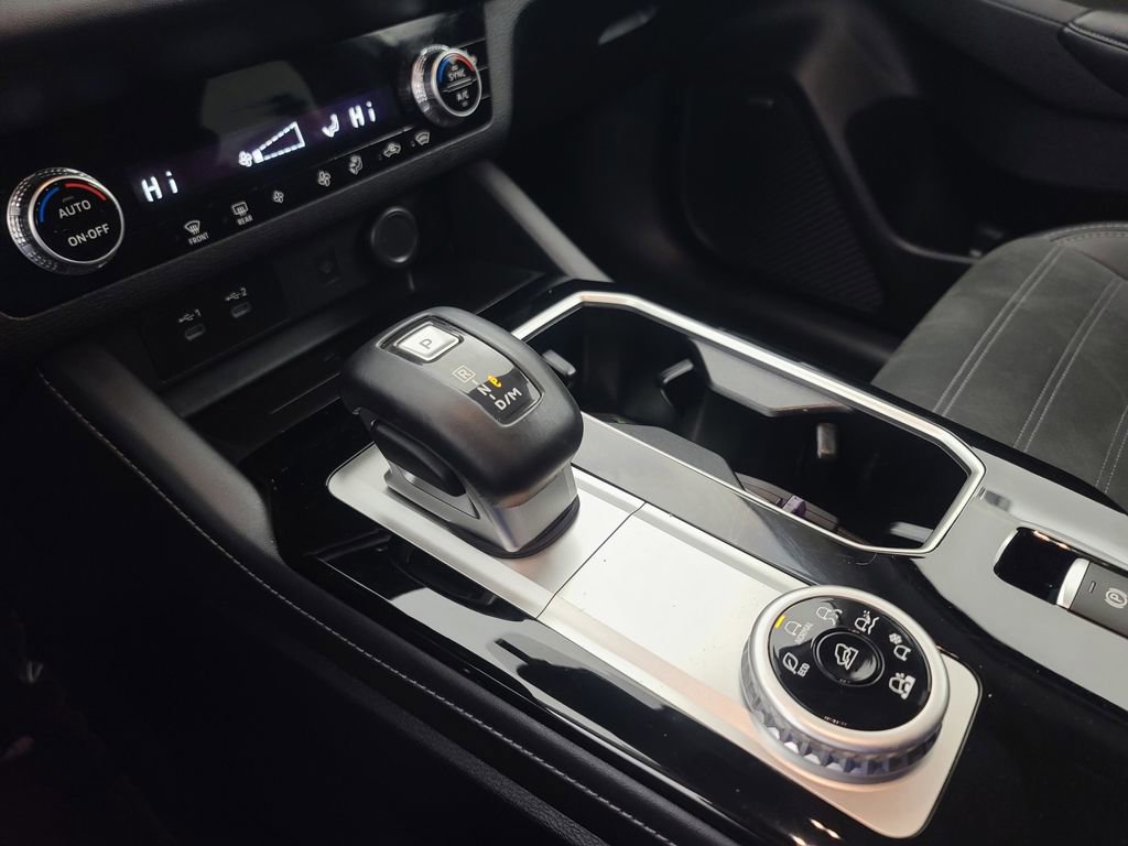 Used 2025 Mitsubishi Outlander SE image 35